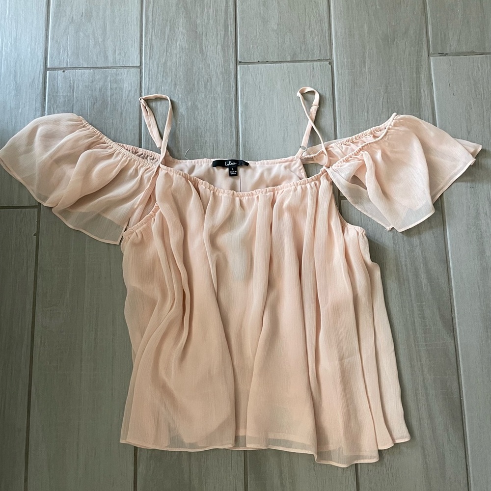 Off the shoulder top🌸